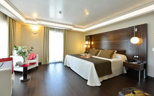 Aleysa Playa Aparthotel