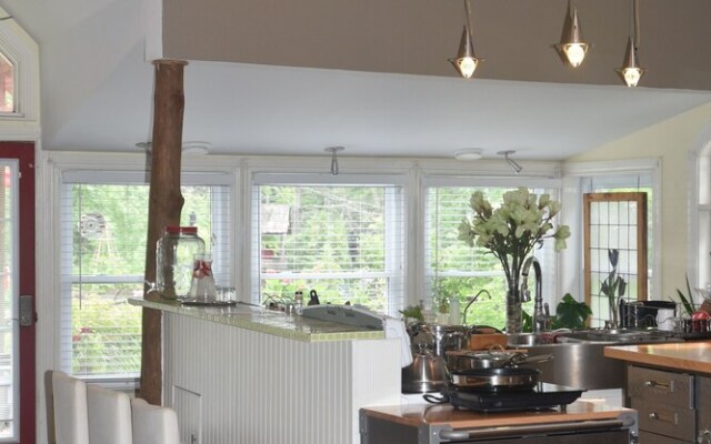 The Muskoka Rose Guest House & Retreat