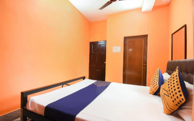 Petals Residency by OYO Rooms