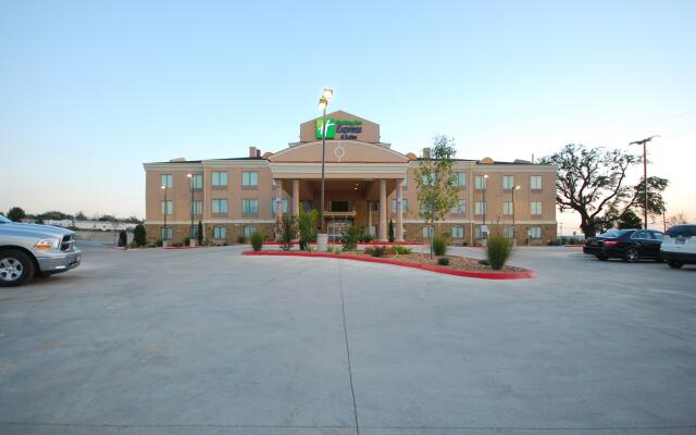 Holiday Inn Express & Suites Gonzales, an IHG Hotel