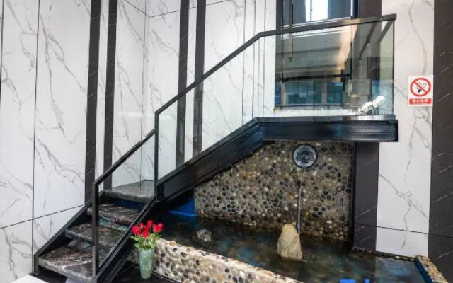 Zhaotong Meng Youth Jinquan Hotel