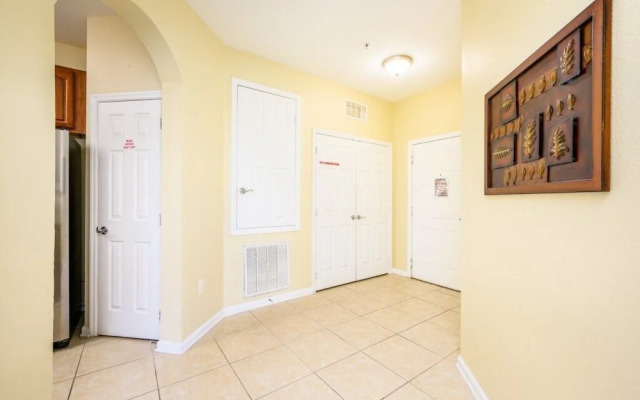 Beautiful Deluxe Condo, Vista Cay - 3015