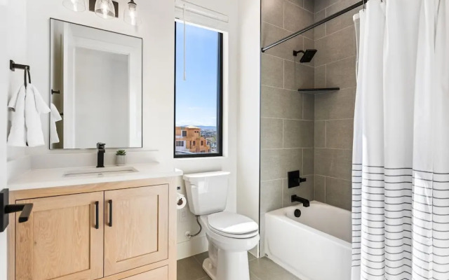 The Dugout 8 Bedroom Home