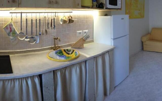 Adriana Casa Vacanze One Bedroom Apartment 5 People, wi fi, Parking, Near sea