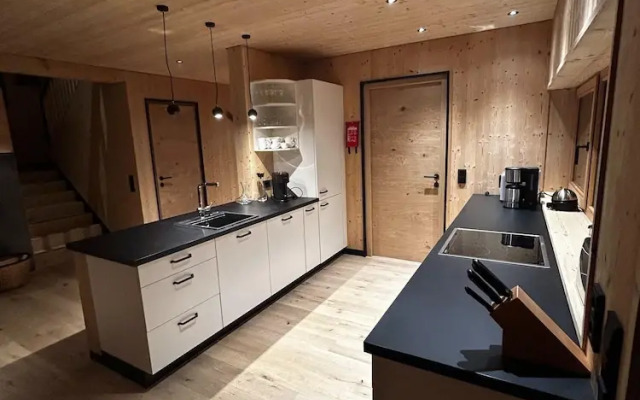 Chalet With Private Sauna House and Garden