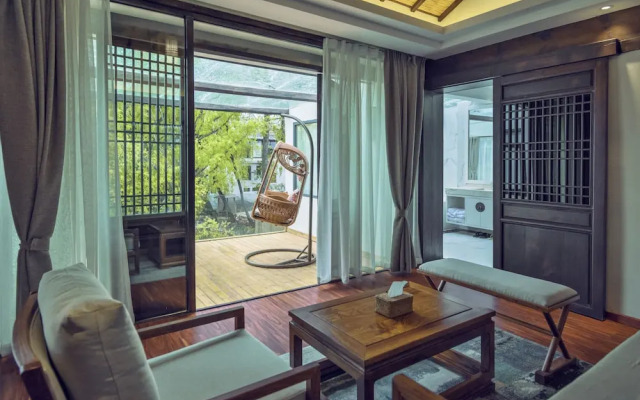 Lijiang Qilu Garden Hotel