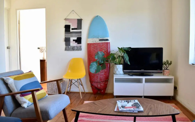Bright Artist Apartment in Maroubra