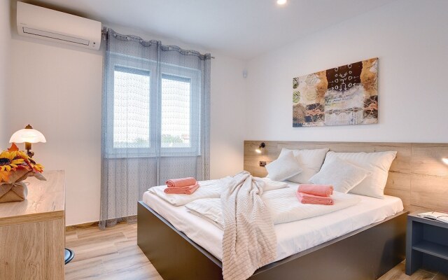 Villa in Kanfanar With Swimming Pool