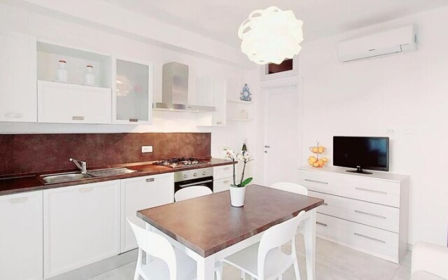 Whiteblue House con Giardino