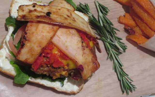 Kings Hotel And Gallery