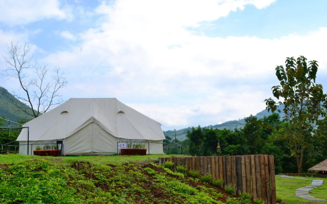 Chiangkhan River Green Hill