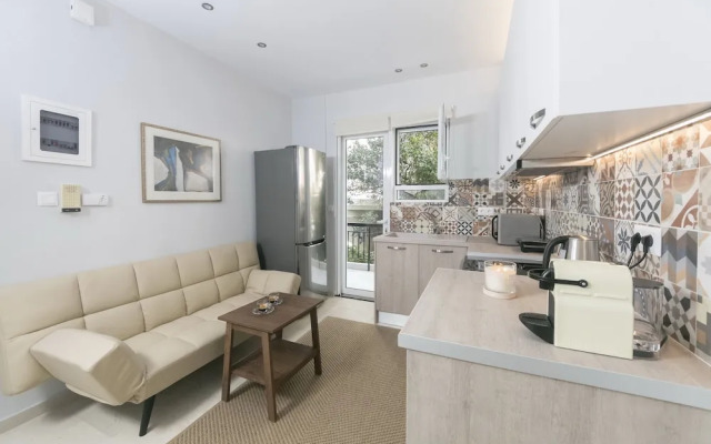 Stylish and Modern Apartment in the Heart of Athens