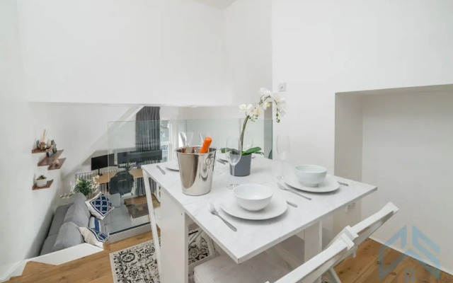 Quirky Unique 2BR Central Location