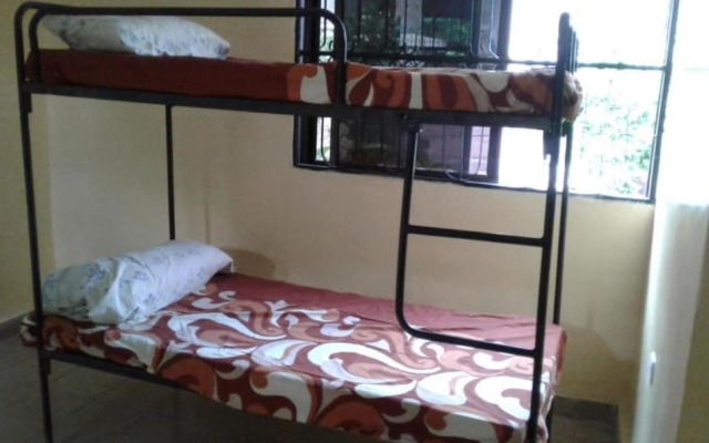 JJ&JE Family House - Hostel