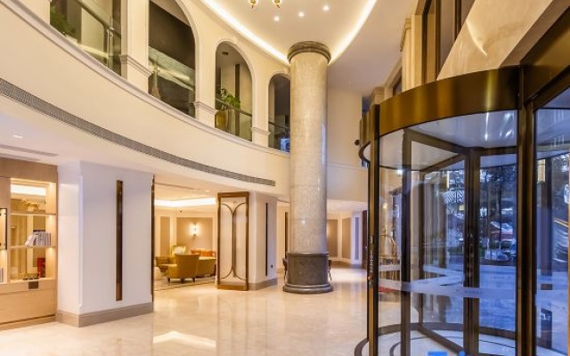 Vienna Hotel (Chongqing Shangqing Temple Niujiaotuo Light Rail Station) — 3-star hotel in Chongqing