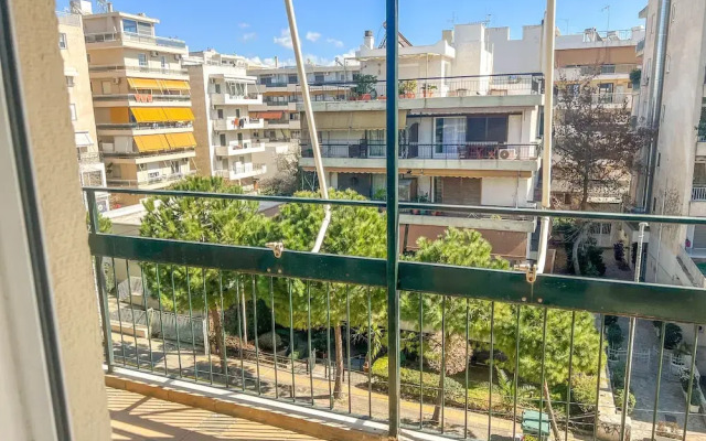 Alimos Sea View Family Apartment