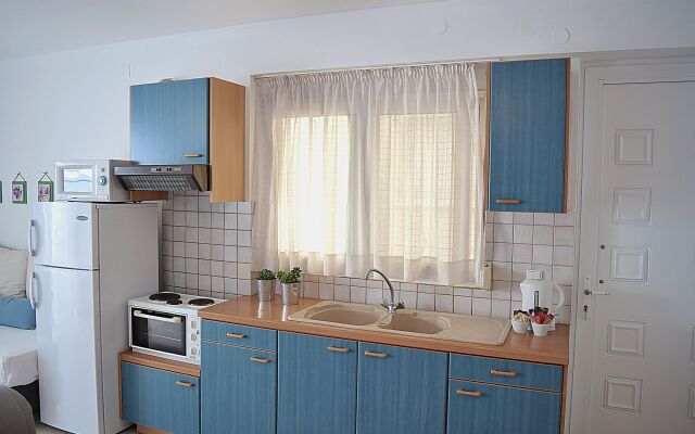 Meli Apartments & Villas