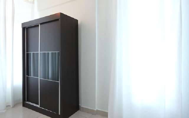 Dr. Shaz Summer House