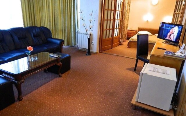 Dalin Hotel