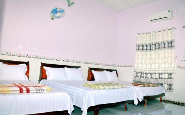 Huong Tuyet Motel