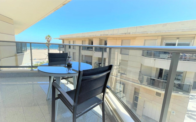 Luxury Beachfront Apartment