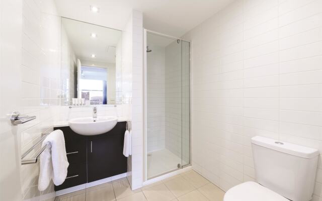 Brady Apartment Hotel Flinders Street
