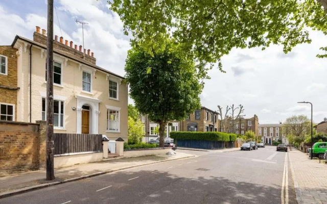 The Hackney Secret - Stylish 2bdr House With Garden, London