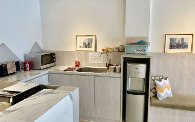 Stay Inn Hostel Jakarta - Adults only
