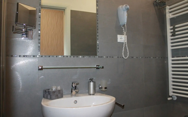 Elenoire Rooms & Suite