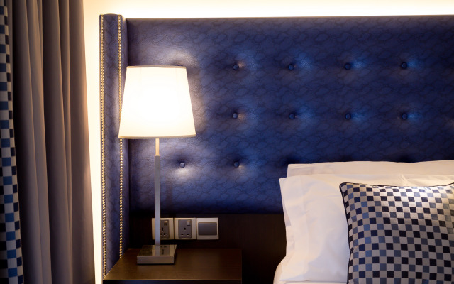 AX The Victoria Hotel