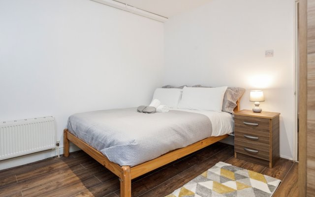 Charming 1-bed Basement Apartment in Lewisham