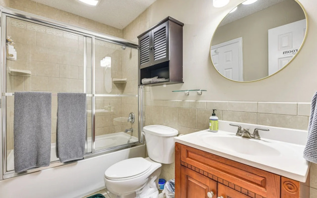 Pet-friendly Charlotte Home w/ Deck Near Uptown!