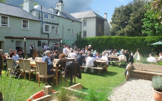 The White Cliffs Hotel