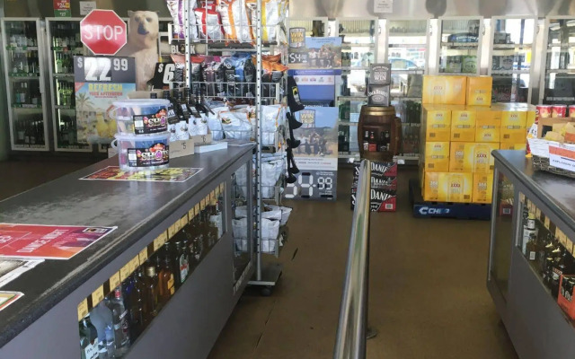 Black Nugget Hotel Motel