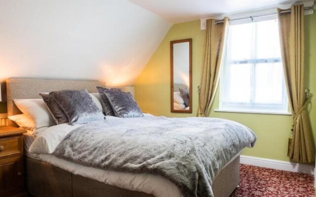 The Tudor Rose Hotel