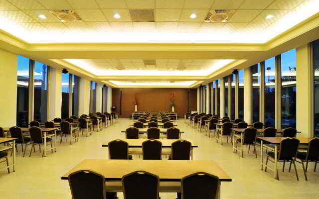 Hotel Jinshan Sakura Bay Spring Report