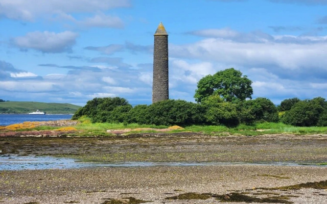 Captivating 2-bed Ground Floor Apartment in Largs