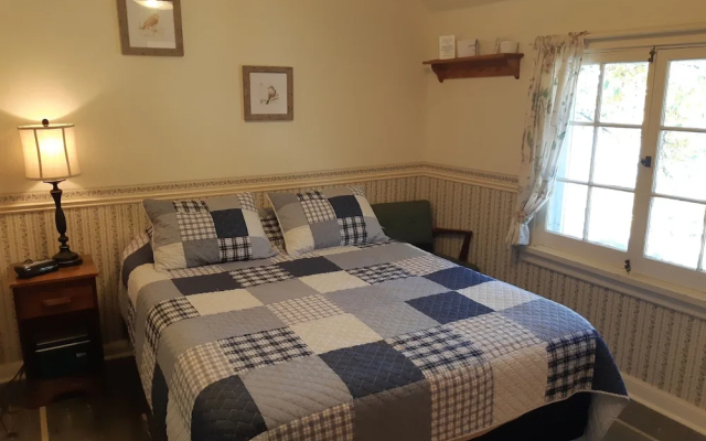 Miners Bay Lodge