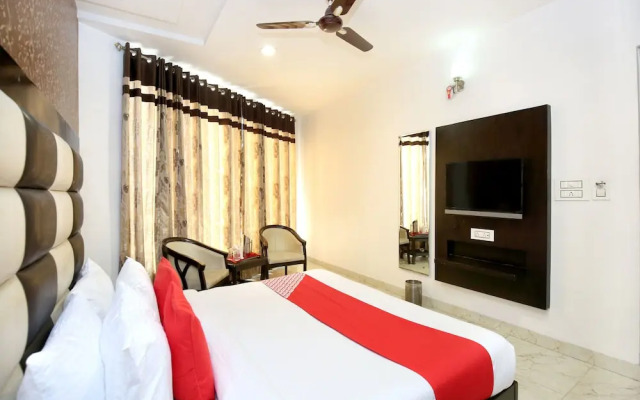 OYO 1355 Hotel Dream