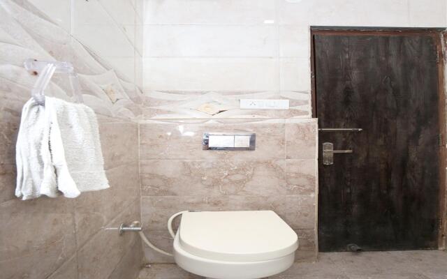 OYO 13431 Hotel Royal Blue