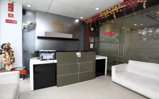 Hotel Maanya Palace by OYO Rooms