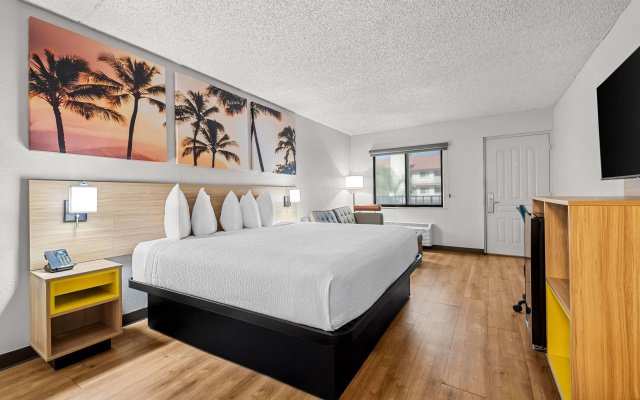 Days Inn by Wyndham Buena Park