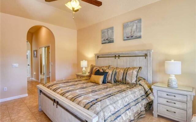 Splashing Dolphins - Three Bedroom Home
