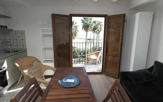 AR28-2, Bonito apartamento en primera línea