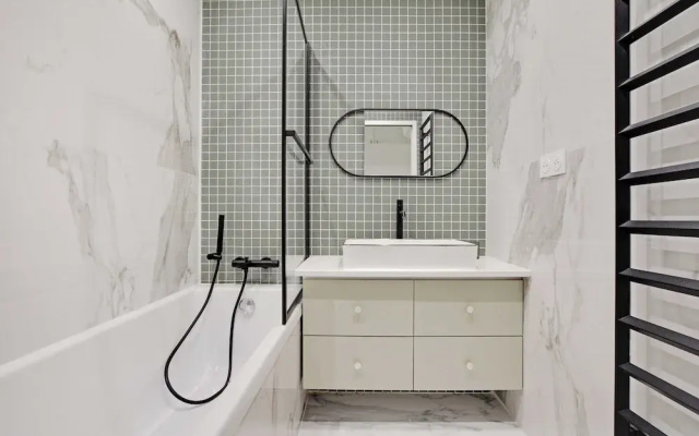 Modern, Spacious Apartment Just Outside Paris