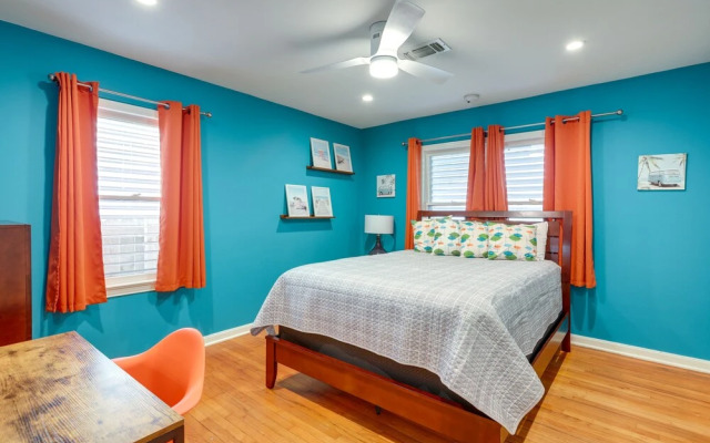 Near Beach & Attractions: Home in Galveston!