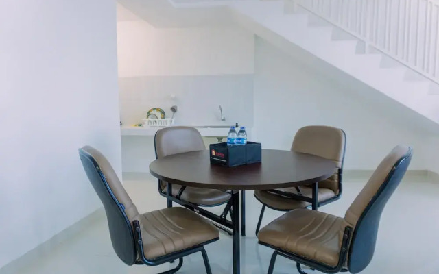 Modern Look And Spacious 1Br At Neo Soho Apartment