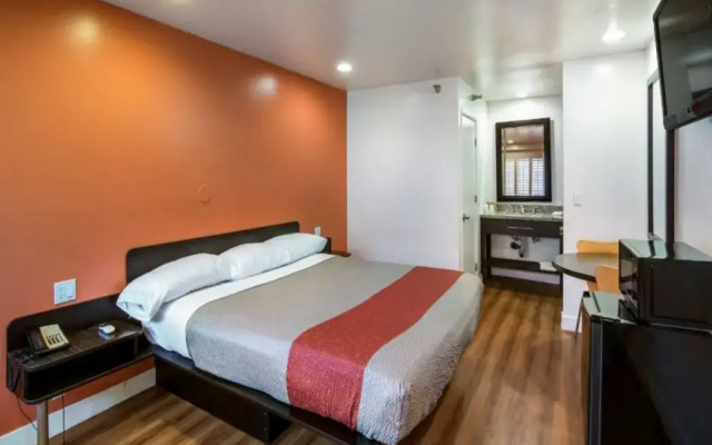 Motel 6 Monterey Park, CA