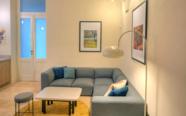 136 - Stylish & traditional 1 bedroom apartment