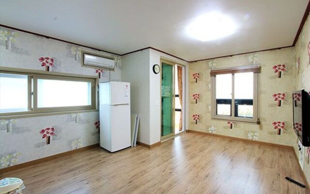 Yeongdeok Songa Pension